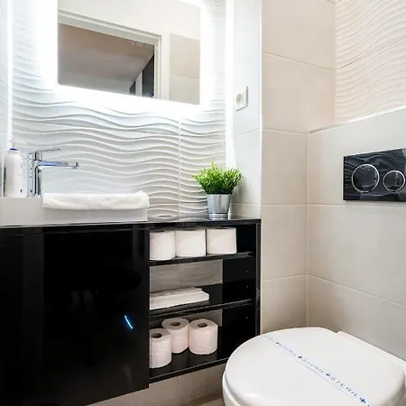 Bpr Garay With Rooftop Terrace & A/c Apartamento *