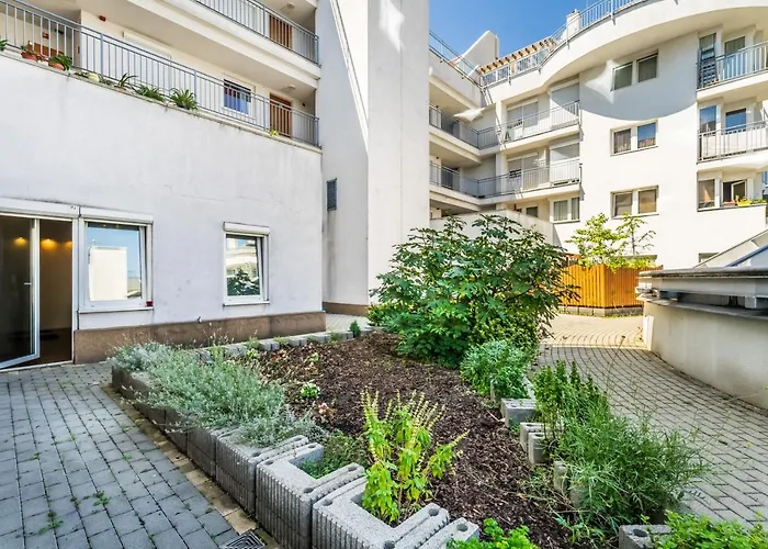 Bpr Garay With Rooftop Terrace & A/c Lägenhet *