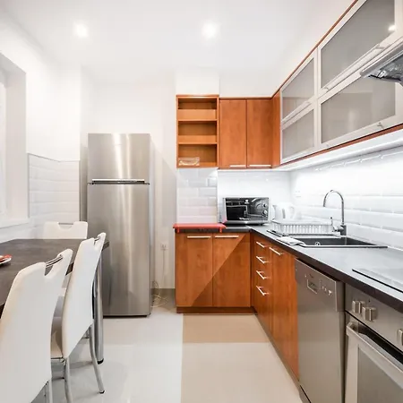 Bpr Garay With Rooftop Terrace & A/c