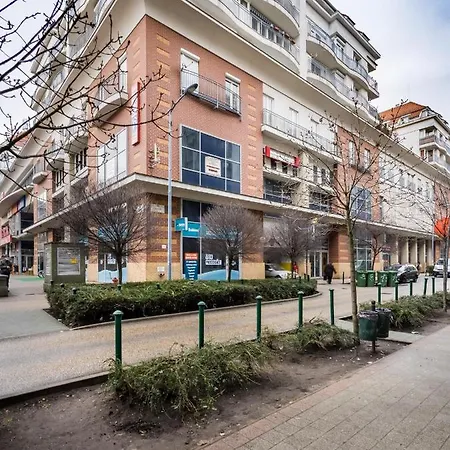 Bpr Garay With Rooftop Terrace & A/c *