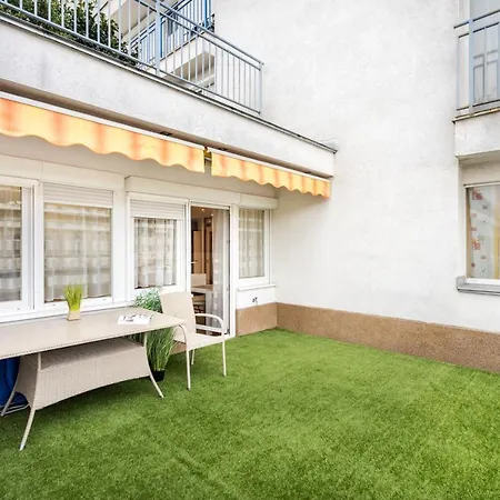 Bpr Garay With Rooftop Terrace & A/c * Budapest
